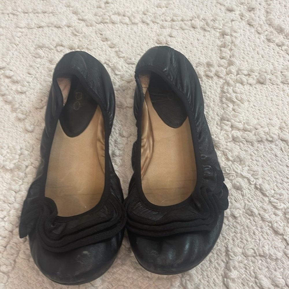 Aldo black leather flats size 9